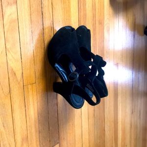 Black BornCrown heels size 6 women’s